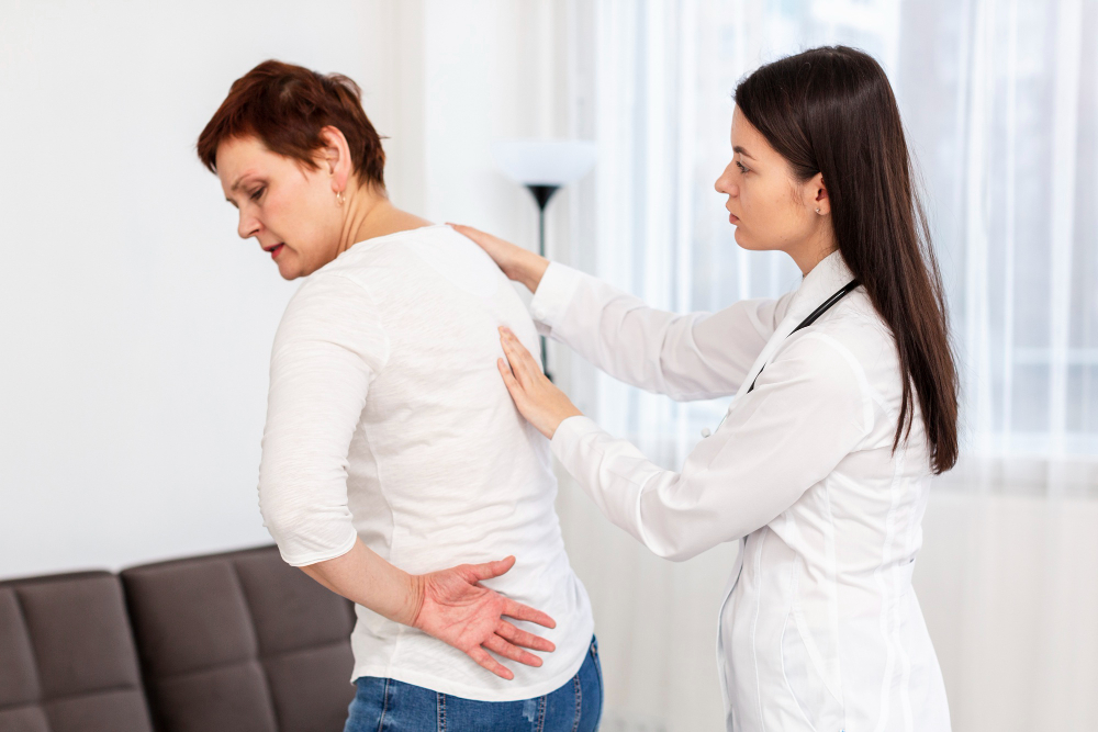 Non surgical back pain treatment including injection therapy and physical therapy for pain relief and recovery